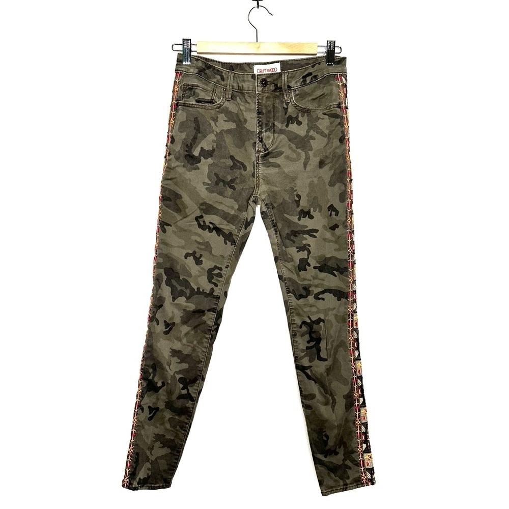 Driftwood | Jackie Sedona Camo Embroidered Sides Jeans Size 25